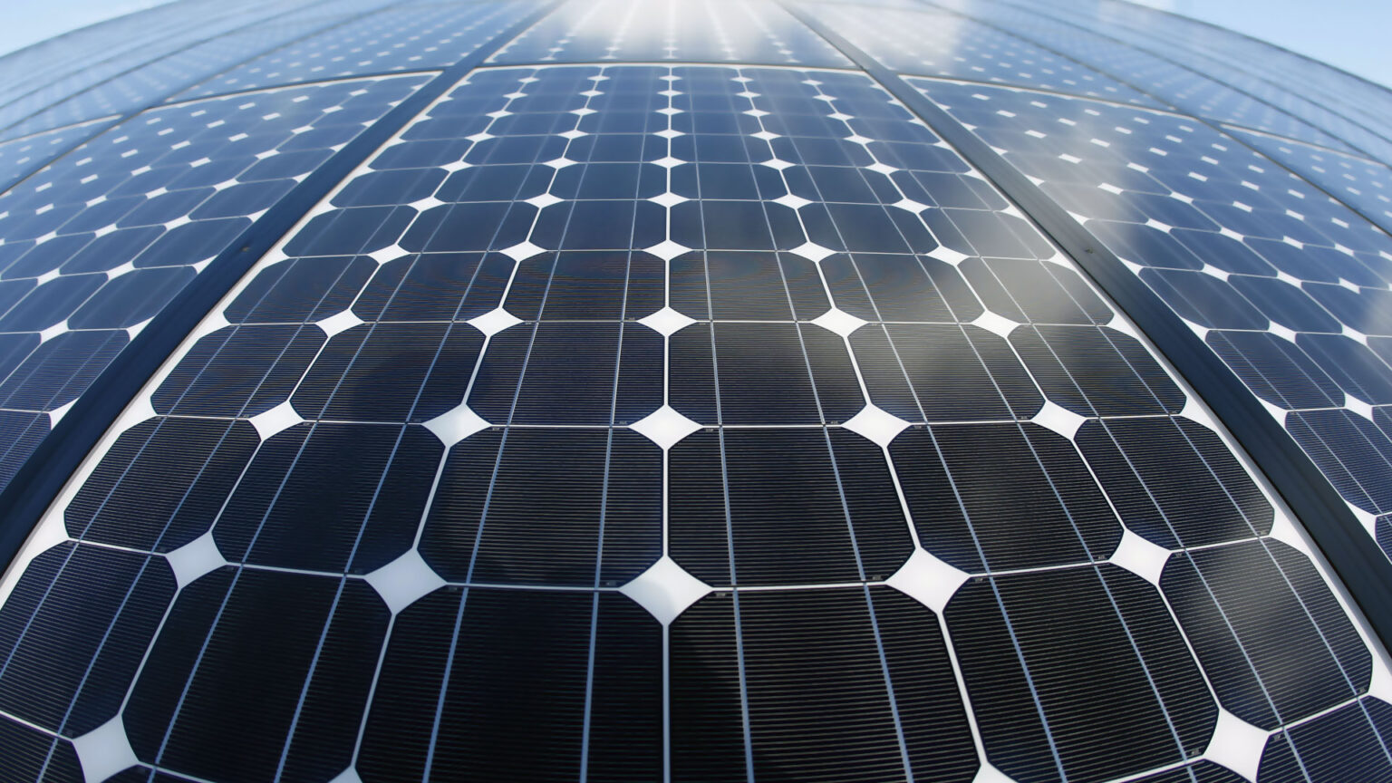 Monocrystalline vs Polycrystalline Solar Panels – AtulHost