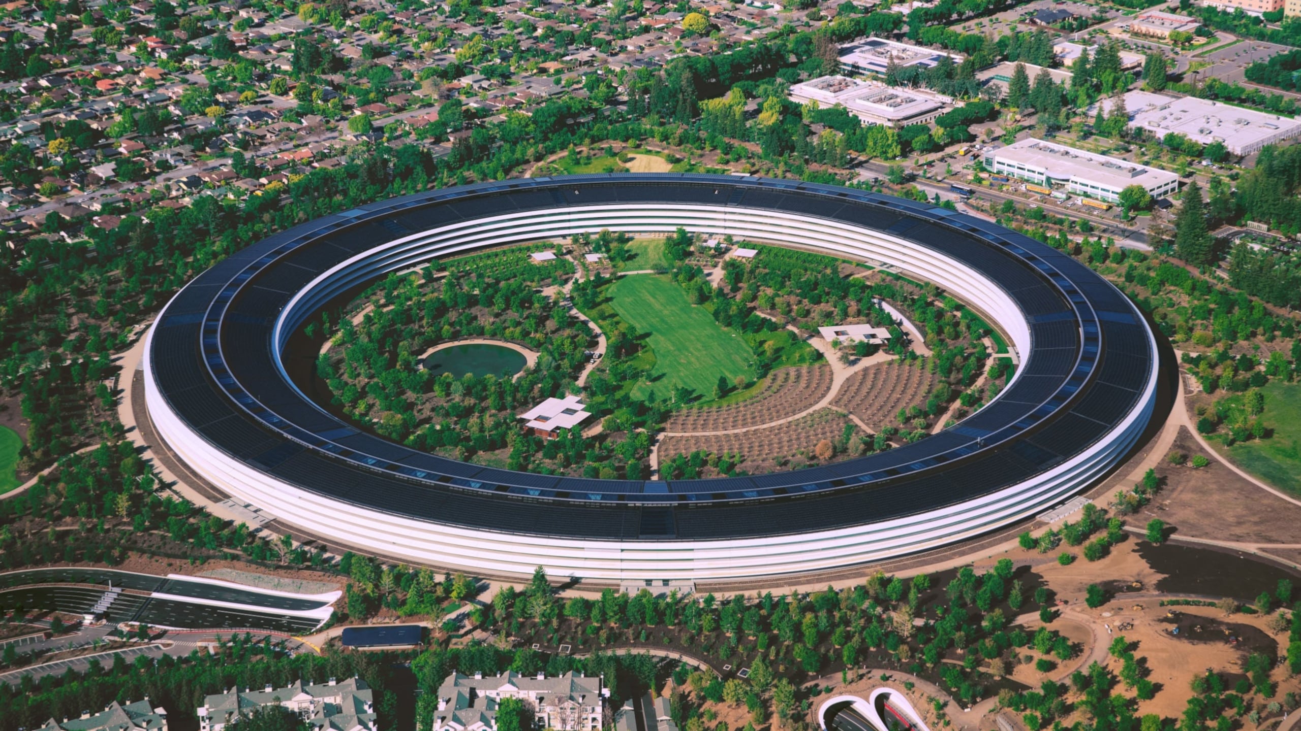 Apple Park, Cupertino, California (aerial view)