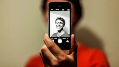How to Make Any Smartphone Camera Take DSLR-Like Photos (Pro Tips & Complete Guide)